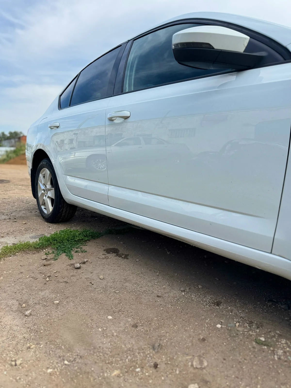 Порог Skoda после удаления коррозии и покраски